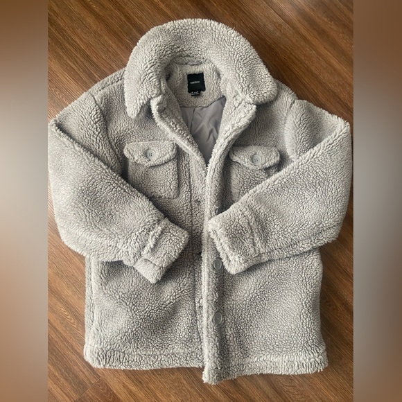 F21 gray Faux Shearling Button-Up Coat - Picture 10 of 10